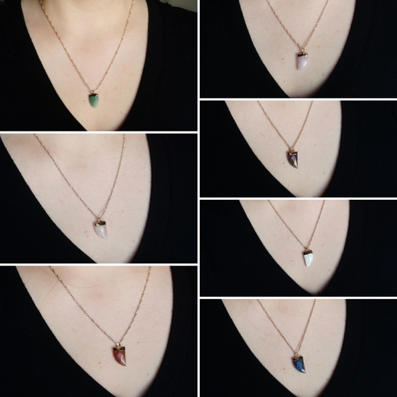 Natural 🔮🤍 crystal pendant 🤍🔮 gold chained necklaces - Picture 3 of 11